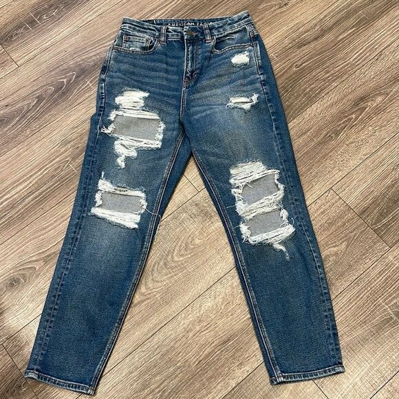 American Eagle “Curvy Mom Jean” (hard to find) size 2/26 Short High Rise - Picture 1 of 5